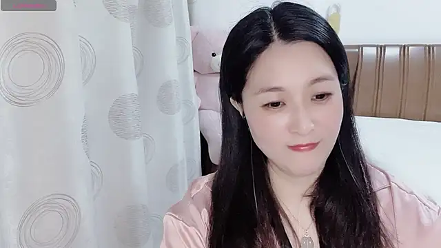 Snapshot of D-Misslu chatting on 12, 6, 2026 D-Misslu online show from 12, 6, 2026