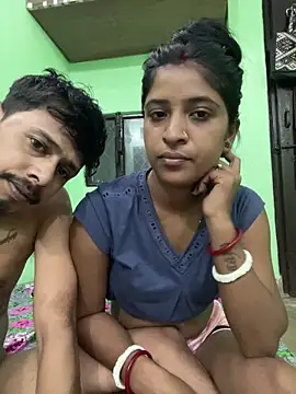 hot-couple-0 online show from 9, 6, 2026