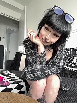 Snapshot of Cherry_Bomb_xoxo chatting on 26, 4, 2026 Cherry Bomb xoxo online show from 26, 4, 2026