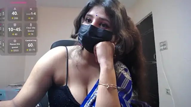 Snapshot of -Queenie chatting on 16, 5, 2026 -Queenie online show from 16, 5, 2026
