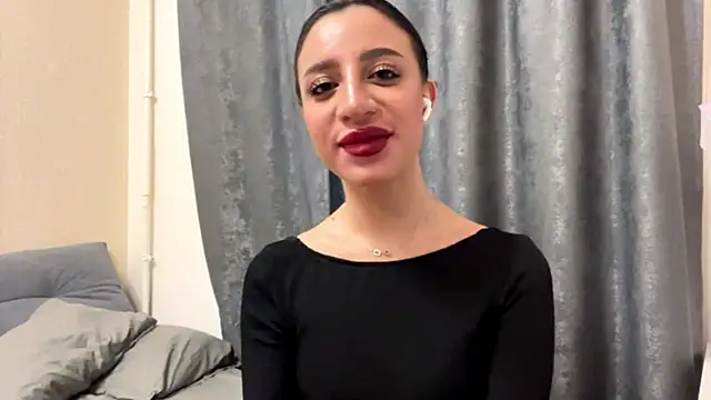 AngellaBarbini online show from 10, 7, 2026