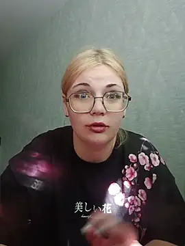 Snapshot of LoisFox chatting on 9, 6, 2026 LoisFox online show from 9, 6, 2026