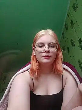 Snapshot of LoisFox chatting on 11, 5, 2026 LoisFox online show from 11, 5, 2026