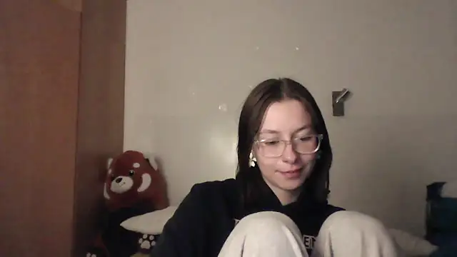 Snapshot of JuicyErika chatting on 8, 5, 2026 JuicyErika online show from 8, 5, 2026