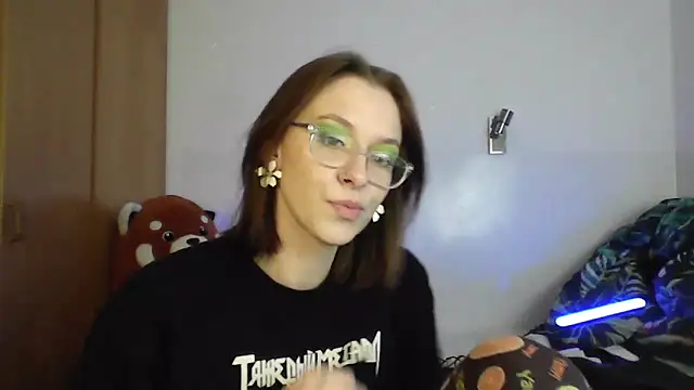 Snapshot of JuicyErika chatting on 5, 5, 2026 JuicyErika online show from 5, 5, 2026