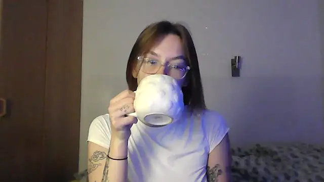 Snapshot of JuicyErika chatting on 6, 6, 2026 JuicyErika online show from 6, 6, 2026
