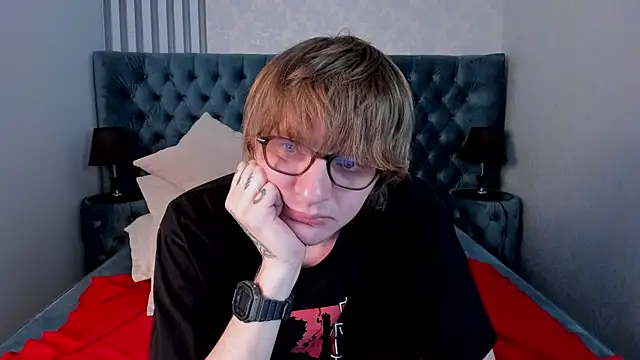 TaylerBev online show from 23, 4, 2026