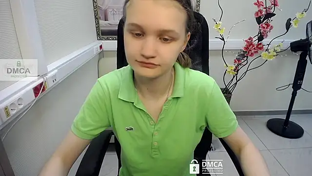  donnaSia  online show from 21, 7, 2026