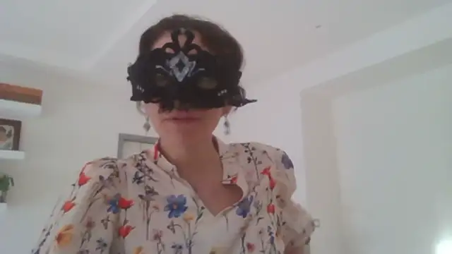 Snapshot of HelenTiAscolta chatting on 4, 6, 2026 HelenTiAscolta online show from 4, 6, 2026
