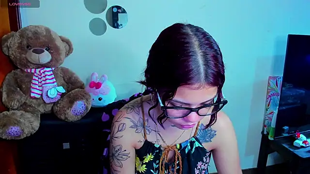 Snapshot of angelina_77 chatting on 28, 4, 2026 angelina 77 online show from 28, 4, 2026