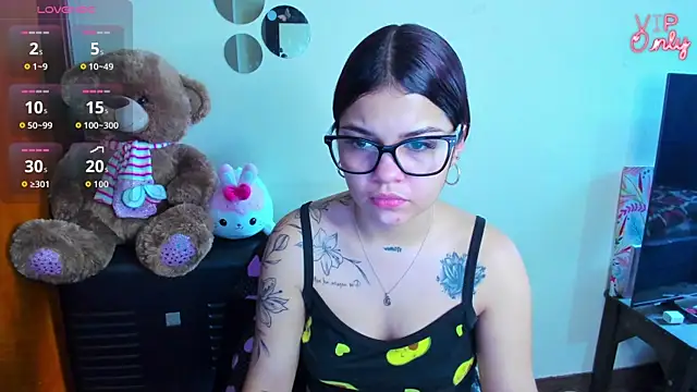 Snapshot of angelina_77 chatting on 17, 5, 2026 angelina 77 online show from 17, 5, 2026