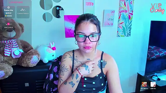 Snapshot of angelina_77 chatting on 14, 6, 2026 angelina 77 online show from 14, 6, 2026