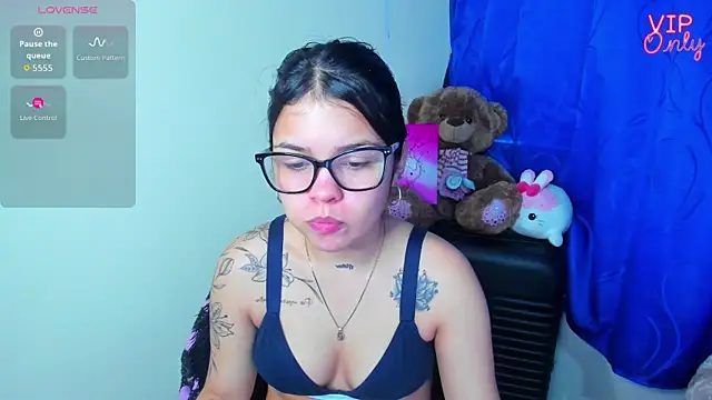 Snapshot of angelina_77 chatting on 17, 7, 2026 angelina 77 online show from 17, 7, 2026