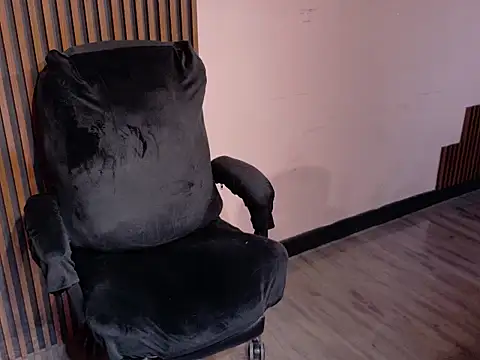 MissOffice  online show from 4, 6, 2026