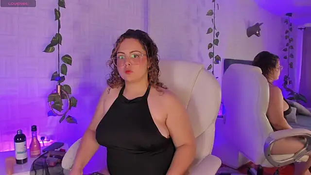 Snapshot of Samantha_Greey_ chatting on 11, 5, 2026 Samantha Greey online show from 11, 5, 2026