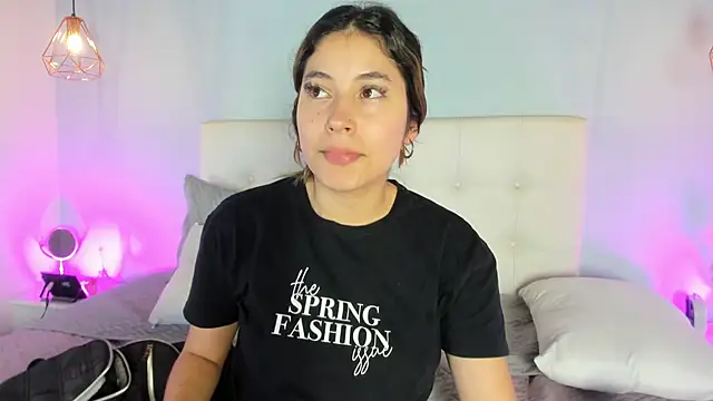 Snapshot of Alessia_blaze chatting on 13, 5, 2026 Alessia blaze online show from 13, 5, 2026