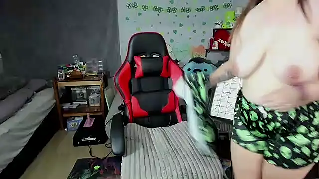 DelilaFields2 online show from 5, 5, 2026