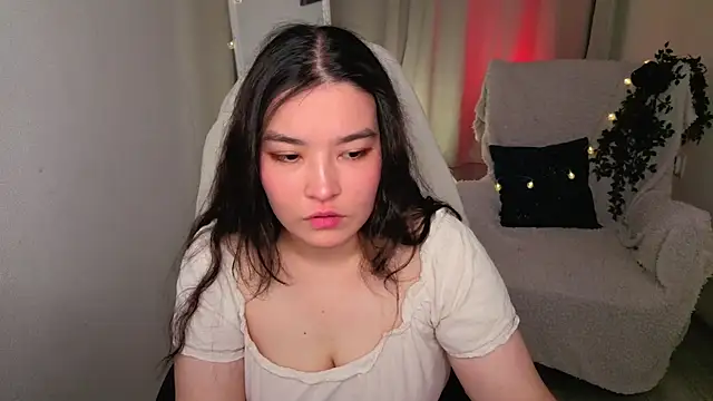 Snapshot of MomoRins chatting on 25, 5, 2026 MomoRins online show from 25, 5, 2026