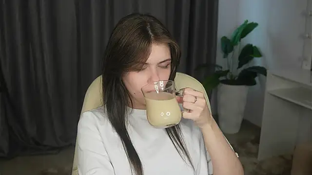 MertieFlechsig online show from 25, 4, 2026