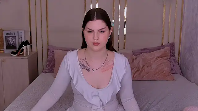 IvySimmons online show from 25, 5, 2026
