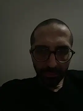 Snapshot of david1783 chatting on 8, 5, 2026 david1783 online show from 8, 5, 2026