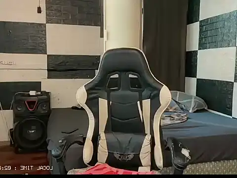 FuckMeeGUYS online show from 19, 6, 2026