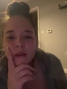 Snapshot of Poppylooloo chatting on 8, 5, 2026 Poppylooloo online show from 8, 5, 2026