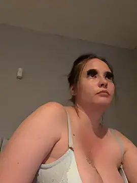 Snapshot of Poppylooloo chatting on 25, 5, 2026 Poppylooloo online show from 25, 5, 2026