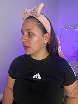 Snapshot of Ivonny_Goldie chatting on 20, 6, 2026 Ivonny Goldie online show from 20, 6, 2026