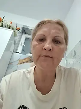 Snapshot of Divineblond chatting on 25, 4, 2026 Divineblond online show from 25, 4, 2026