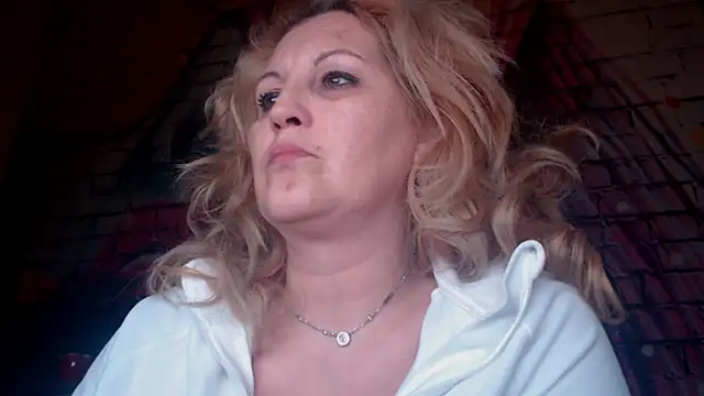 Divineblond online show from 1, 3, 2025