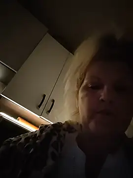 Divineblond online show from 11, 4, 2026