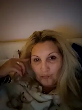 Divineblond online show from 17, 12, 2025