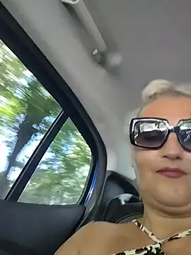 Divineblond online show from 2, 7, 2026