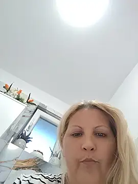 Divineblond online show from 12, 6, 2026