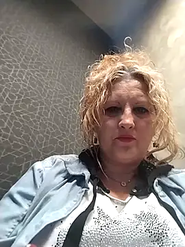 Divineblond online show from 9, 3, 2025