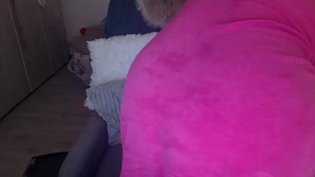 Snapshot of Divineblond chatting on 3, 5, 2026 Divineblond online show from 3, 5, 2026