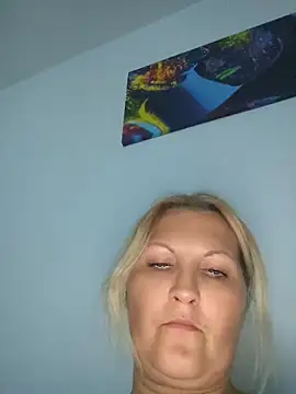 Snapshot of Divineblond chatting on 29, 5, 2026 Divineblond online show from 29, 5, 2026