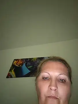 Snapshot of Divineblond chatting on 6, 6, 2026 Divineblond online show from 6, 6, 2026