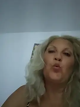 Divineblond online show from 5, 7, 2026