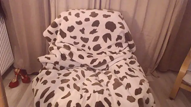 Divineblond online show from 6, 11, 2025