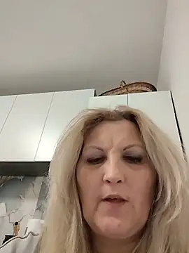 Divineblond online show from 8, 3, 2026