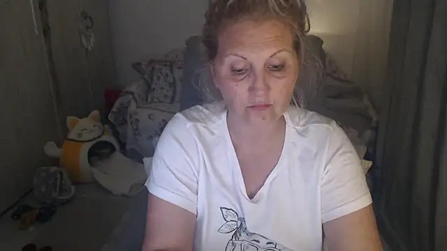 Snapshot of Divineblond chatting on 28, 4, 2026 Divineblond online show from 28, 4, 2026
