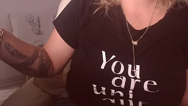 Divineblond online show from 17, 9, 2025