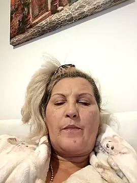 Divineblond online show from 19, 12, 2025