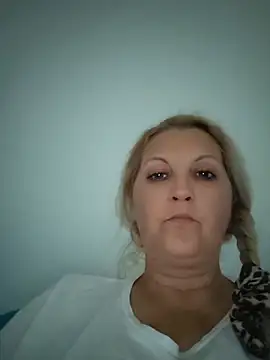Snapshot of Divineblond chatting on 22, 5, 2026 Divineblond online show from 22, 5, 2026