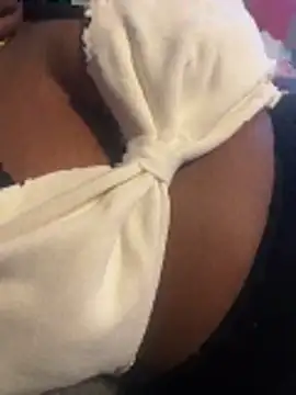 chocohoneyx online show from 22, 4, 2026