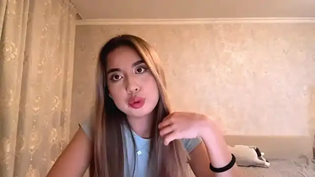 SofiTheTrophy online show from 25, 4, 2026