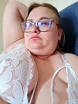 Snapshot of IrenRori chatting on 8, 5, 2026 IrenRori online show from 8, 5, 2026