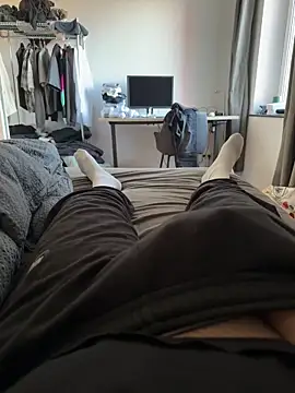 alwayshorny21 online show from 24, 4, 2026